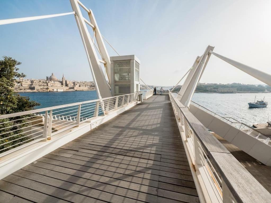Deluxe Apartment With Valletta And Harbour Views Сліма Екстер'єр фото